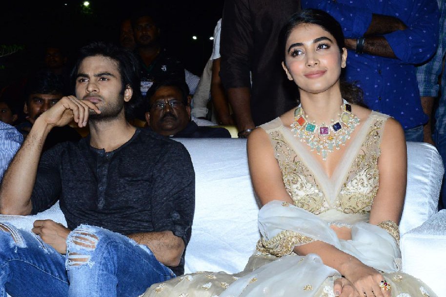 Maharshi-Movie-Pre-Release-Event